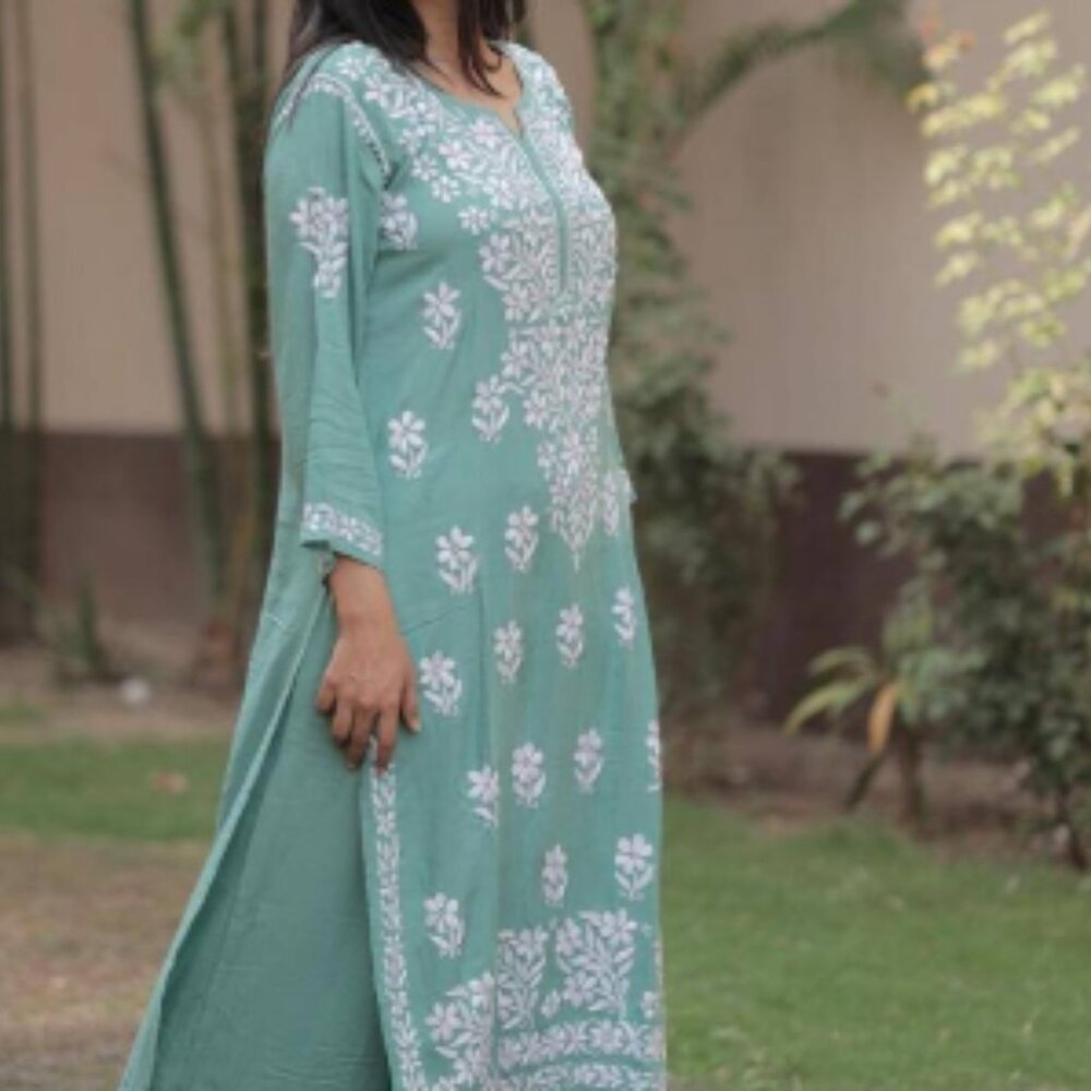 Chikankari Floral embroidery Kurta and pant set.